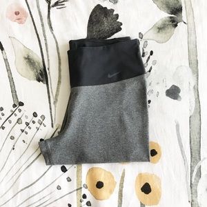 Nike Leggings - made with recycled materials - XS